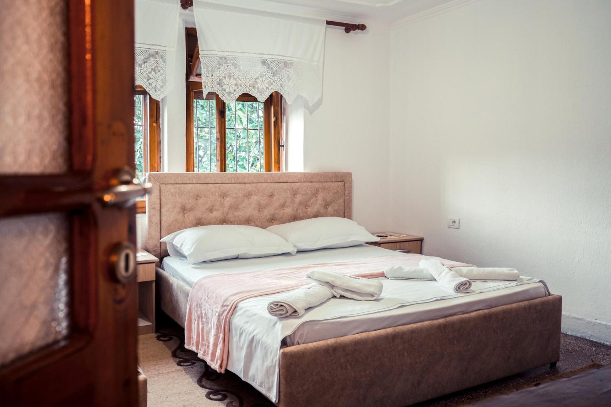 Guesthouse Arber Gjirokastër Eksteriør bilde