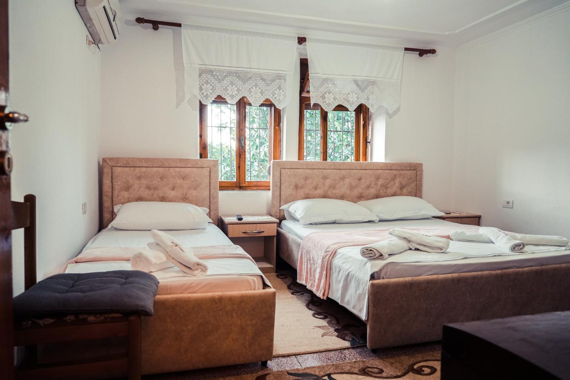 Guesthouse Arber Gjirokastër Eksteriør bilde