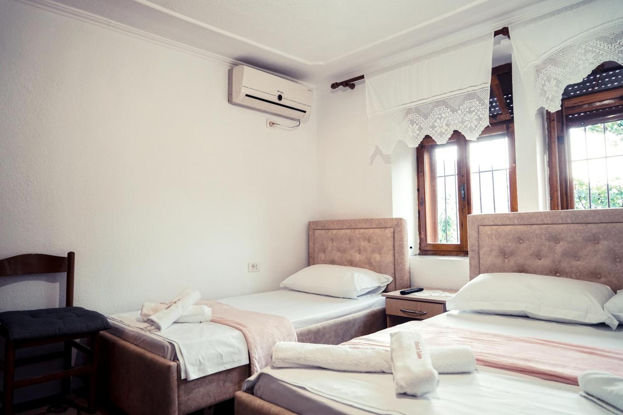 Guesthouse Arber Gjirokastër Eksteriør bilde