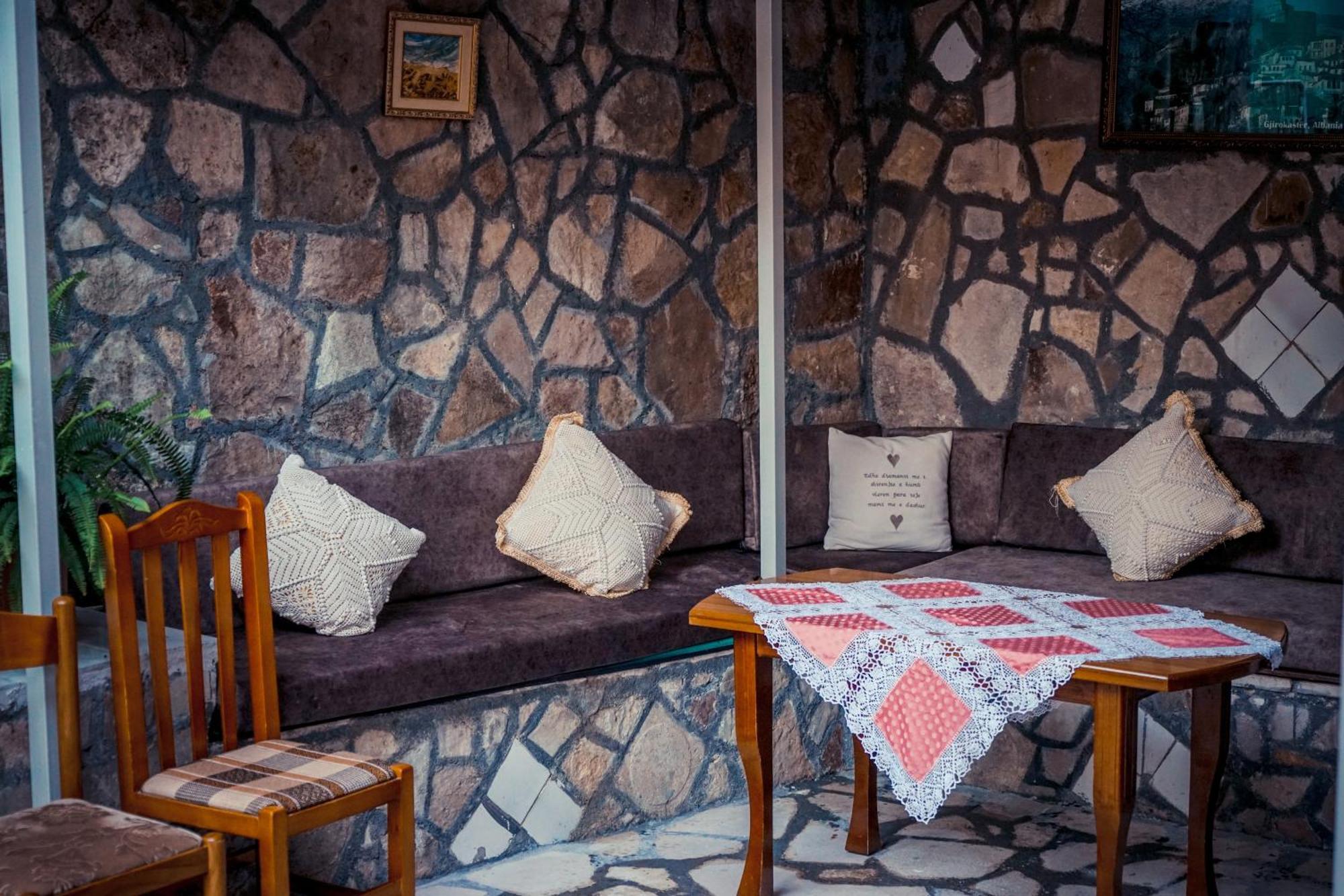 Guesthouse Arber Gjirokastër Eksteriør bilde